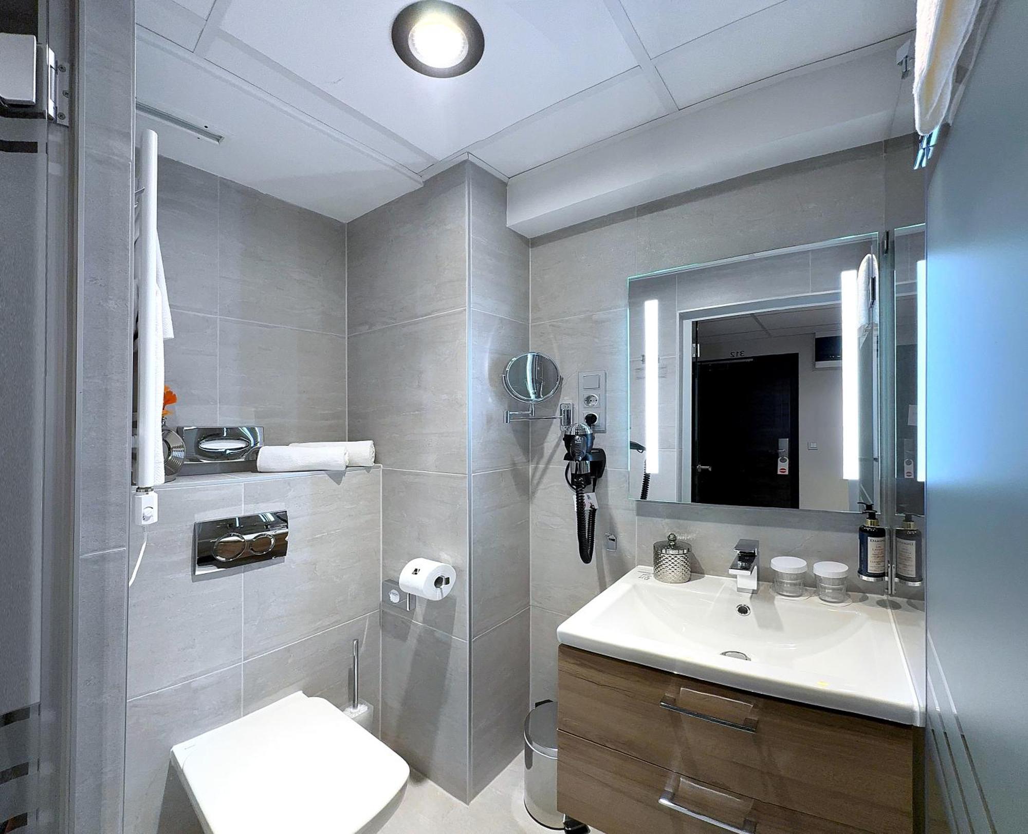 Fashion City Hotel Superior Budapest Room photo