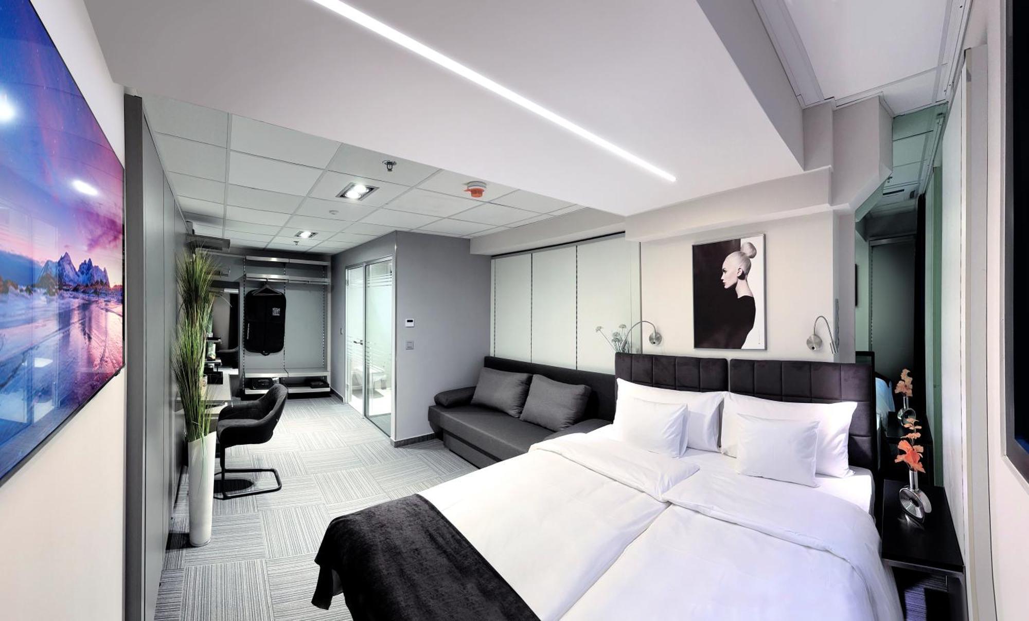 Fashion City Hotel Superior Budapest Room photo
