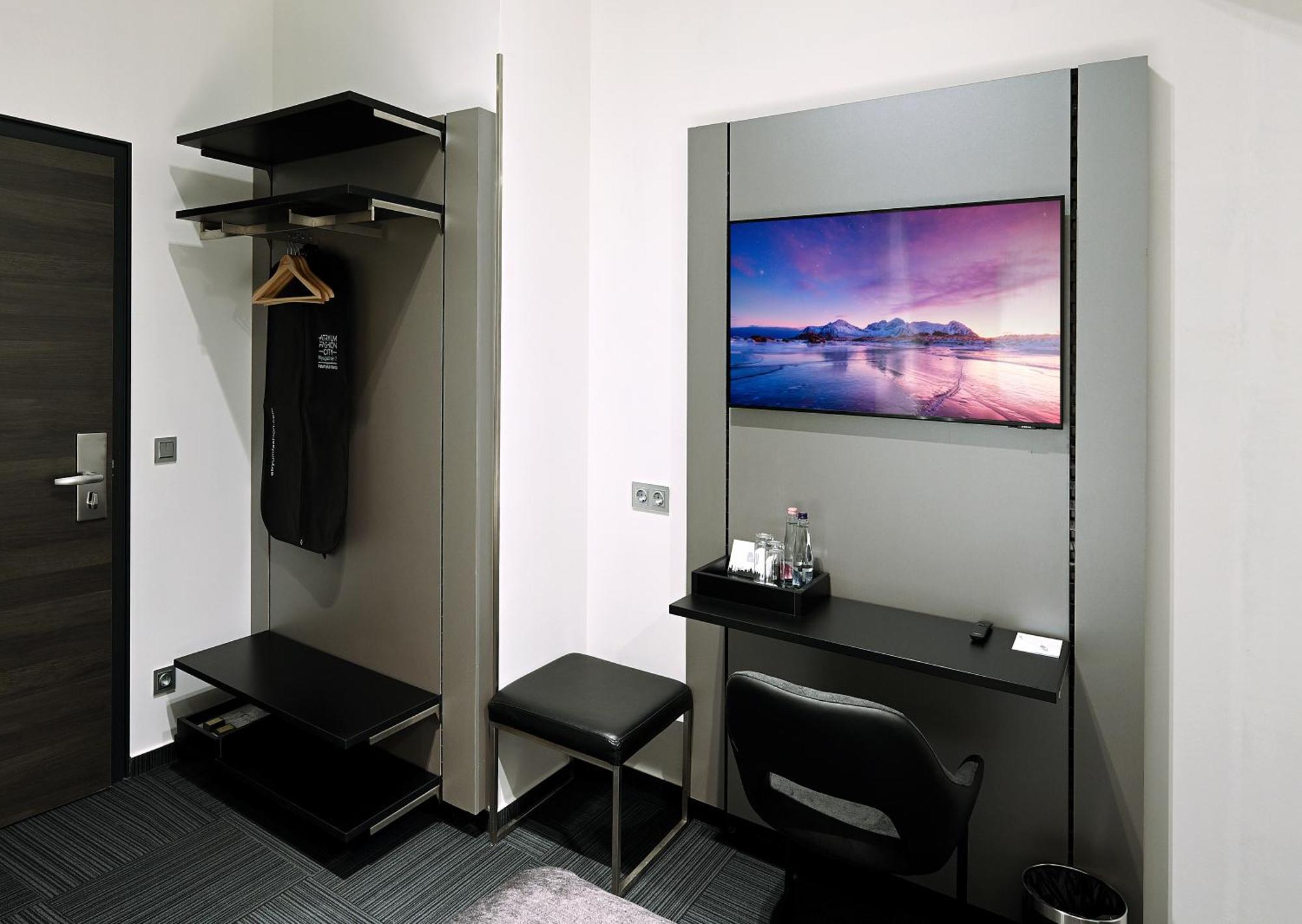 Fashion City Hotel Superior Budapest Room photo