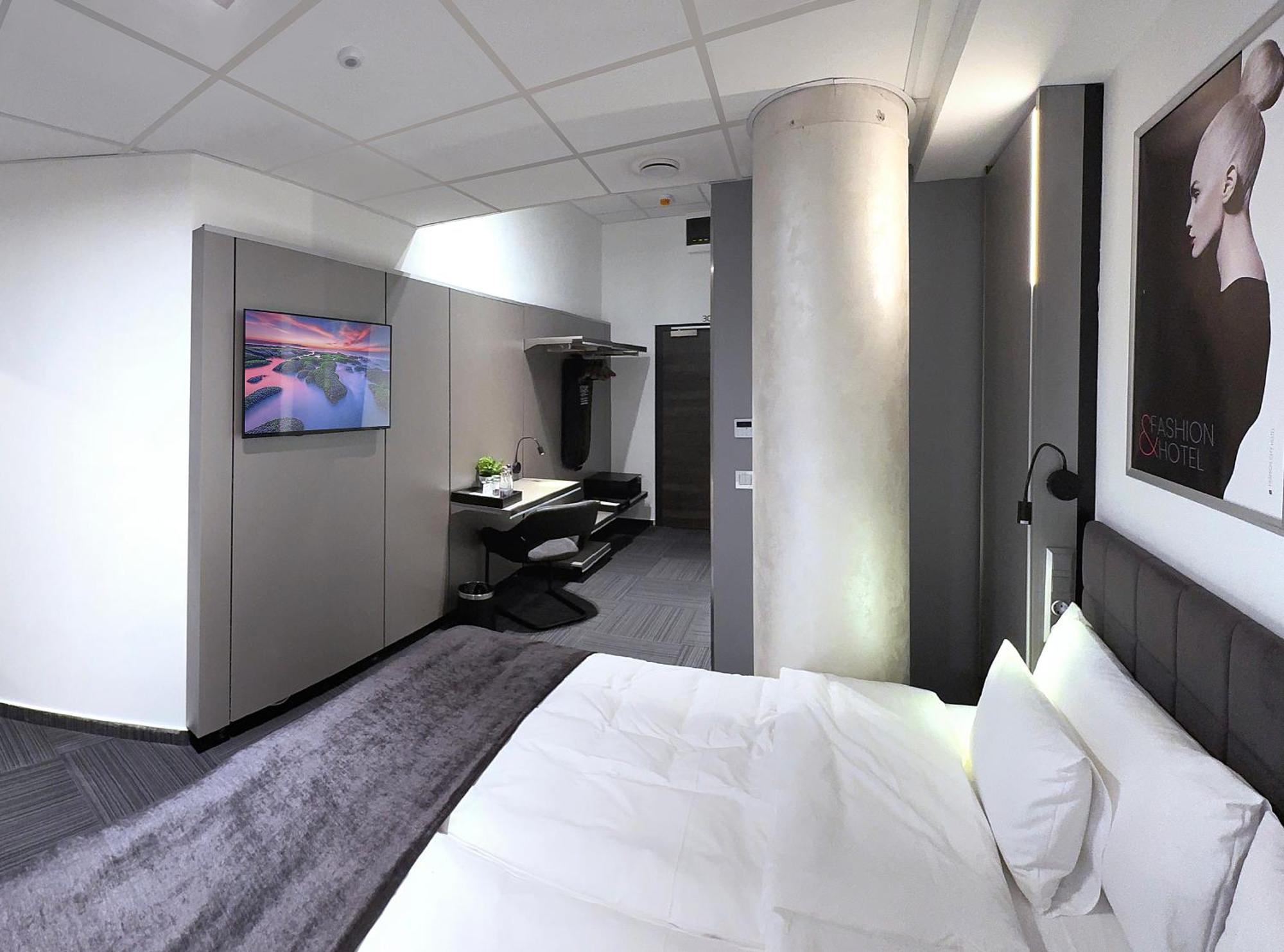 Fashion City Hotel Superior Budapest Exterior photo