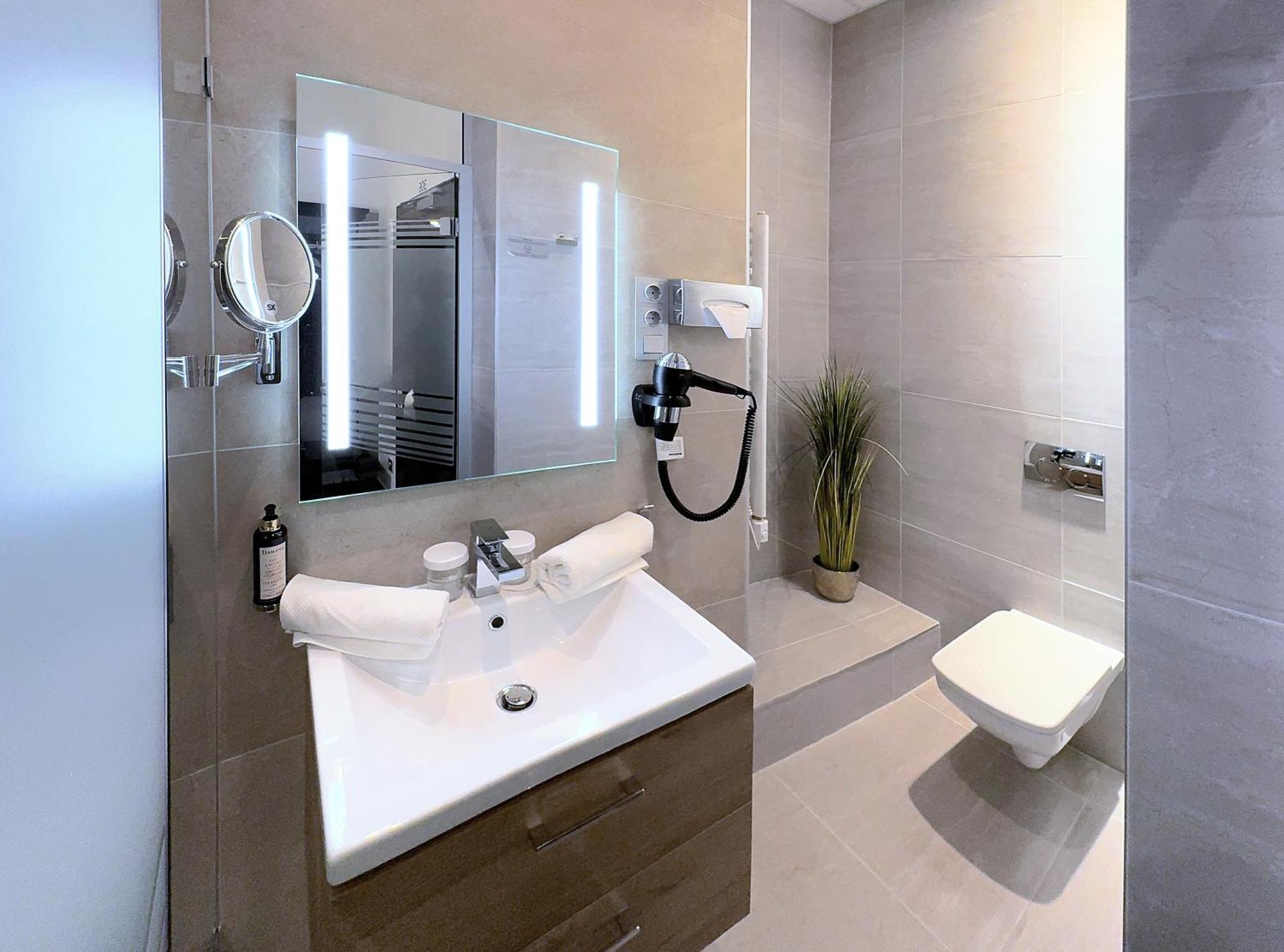 Fashion City Hotel Superior Budapest Room photo
